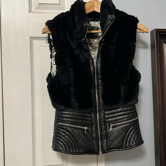 Beautiful faux fur  leather vest - Picture 1 of 4